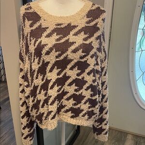 Boutique brand Easel “fringe” Pattern Sweater